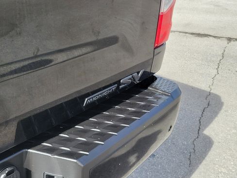 Used 2023 Nissan Titan SV w/ SV Convenience Package image 28