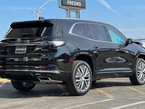 New 2026 Buick Enclave Avenir FWD image 5