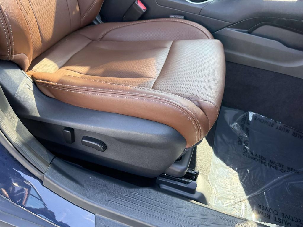Certified 2025 Subaru Outback Touring XT AWD/4WD image 11