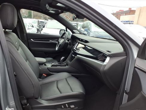 Certified 2024 Cadillac XT6 Premium Luxury w/ LPO, Floor Liner Package image 38
