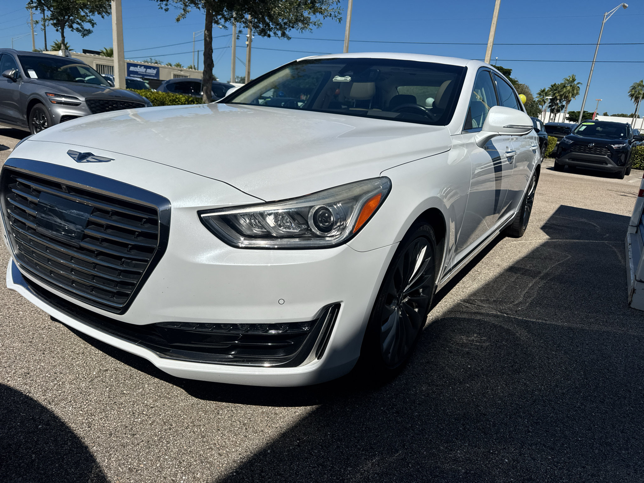 Used 2019 Genesis G90 5.0 Ultimate RWD image 3