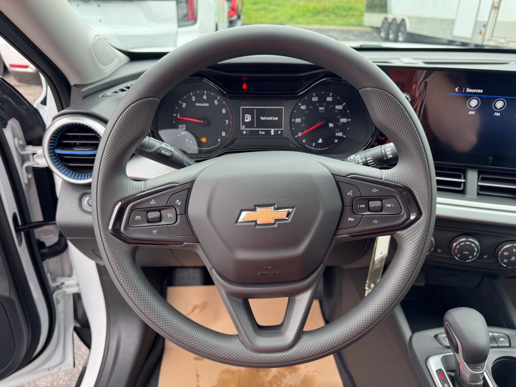 New 2026 Chevrolet Trax LS w/ LS Convenience Package FWD image 12