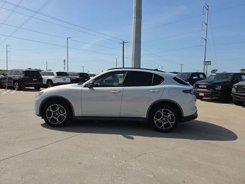 Used 2024 Alfa Romeo Stelvio Ti AWD/4WD image 11