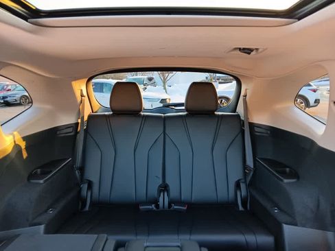 Used 2023 Acura MDX SH-AWD image 15