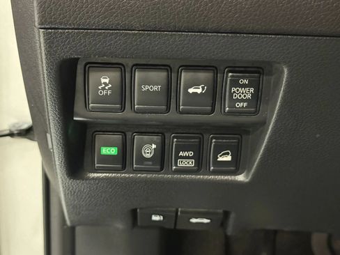 Used 2016 Nissan Rogue SV w/ SV Premium Package AWD/4WD image 28