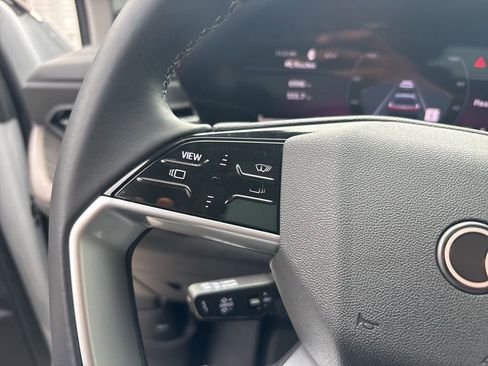 Used 2025 Audi Q5 Premium Plus w/ Premium Plus image 24