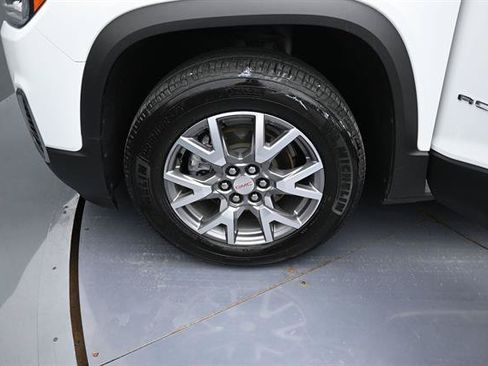 Used 2021 GMC Acadia SLT FWD image 20