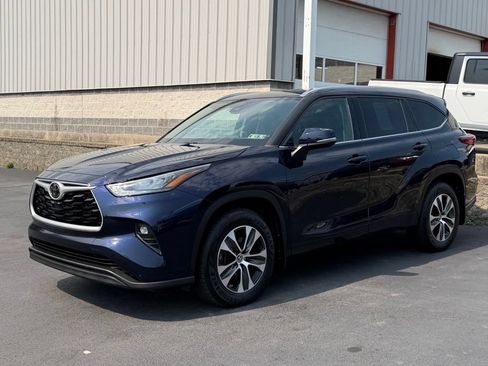 Used 2020 Toyota Highlander XLE AWD/4WD image 30