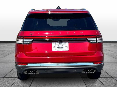 New 2025 Lincoln Aviator AWD w/ Equipment Group 101A image 4
