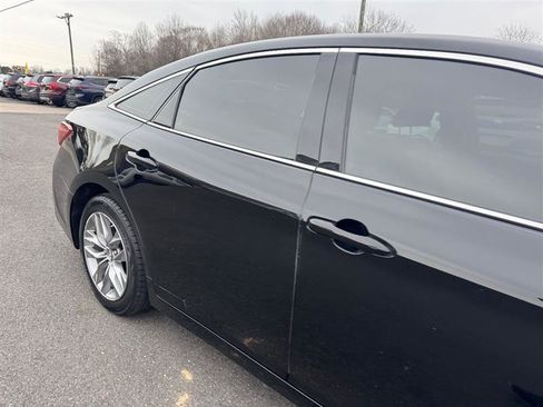 Used 2019 Toyota Avalon XLE w/ All Weather Liner Package image 25