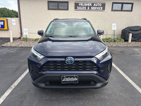 Used 2022 Toyota RAV4 XLE w/ Convenience Package AWD/4WD image 8