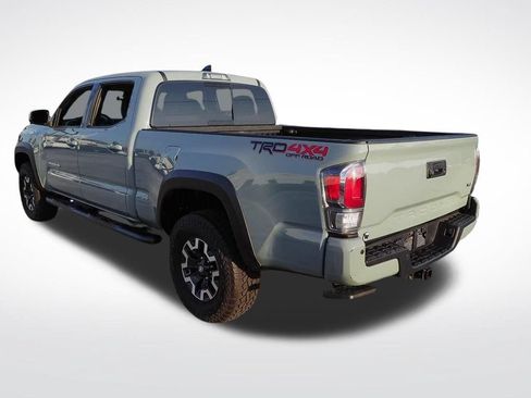Used 2023 Toyota Tacoma TRD Off-Road w/ Technology Package AWD/4WD image 5