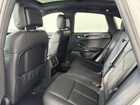 Certified 2023 Porsche Macan AWD/4WD image 25