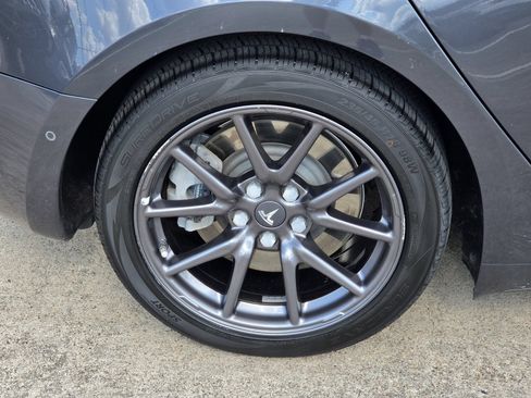 Used 2018 Tesla Model 3 Long Range AWD/4WD image 10