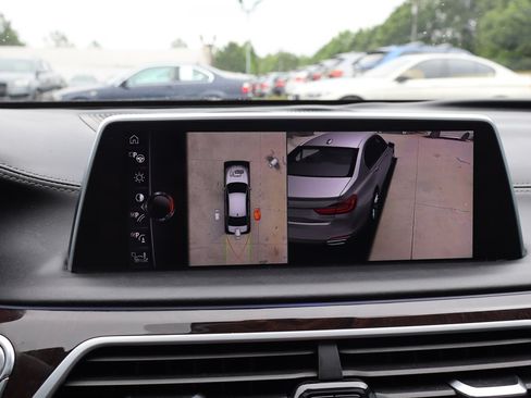 Used 2016 BMW 750i xDrive AWD/4WD image 35