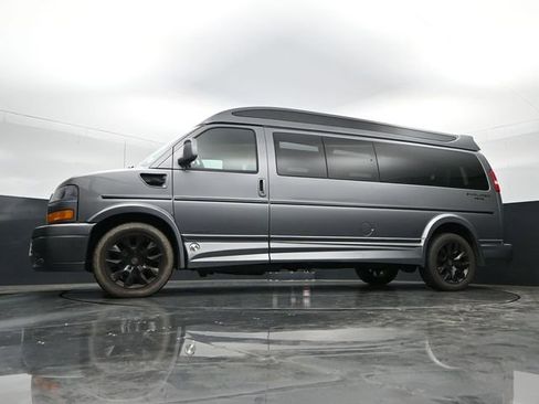 Used 2020 GMC Savana 2500 Extended w/ Enhanced Convenience Package RWD image 41