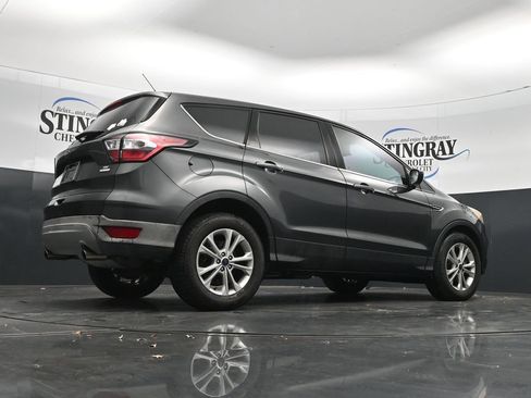 Used 2017 Ford Escape SE FWD image 31