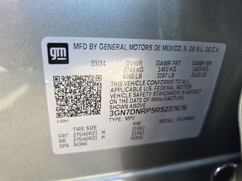 Used 2024 Chevrolet Equinox EV RS FWD image 35