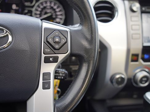 Used 2018 Toyota Tundra Platinum image 29