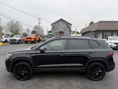 Used 2024 Volkswagen Taos SE AWD/4WD image 4