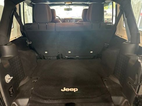 Used 2016 Jeep Wrangler Unlimited Sahara AWD/4WD image 22