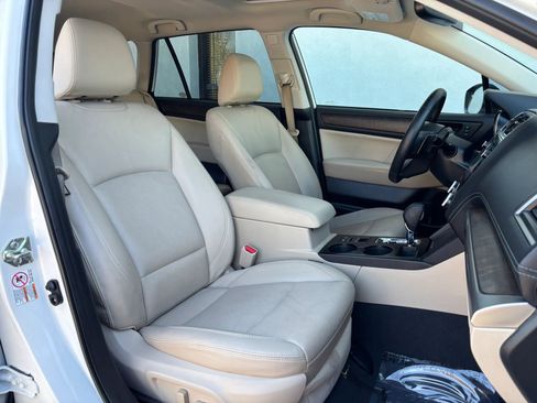 Used 2018 Subaru Outback 2.5i Limited w/ Popular Package #2 image 17