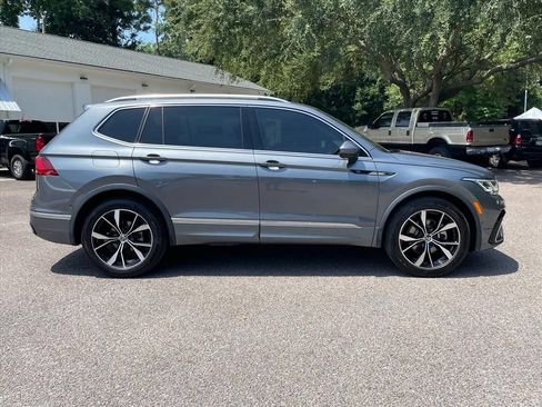 Used 2023 Volkswagen Tiguan SEL R-Line AWD/4WD image 2