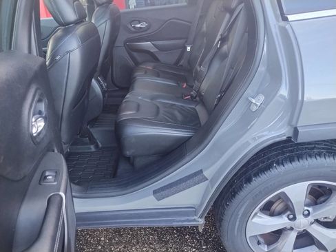 Used 2019 Jeep Cherokee Limited image 15