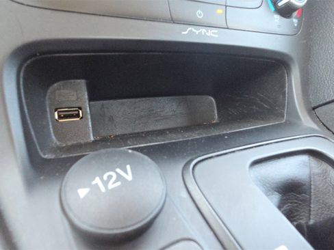 Used 2018 Ford Focus SE image 25