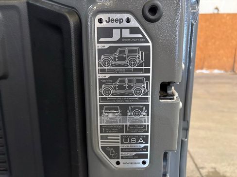 Used 2022 Jeep Wrangler Unlimited Rubicon 4xe w/ Dual Top Group image 14