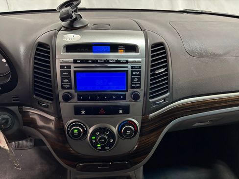 Used 2011 Hyundai Santa Fe GLS image 24