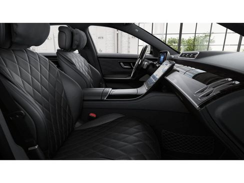 New 2025 Mercedes-Benz S 580e 4MATIC Sedan image 4