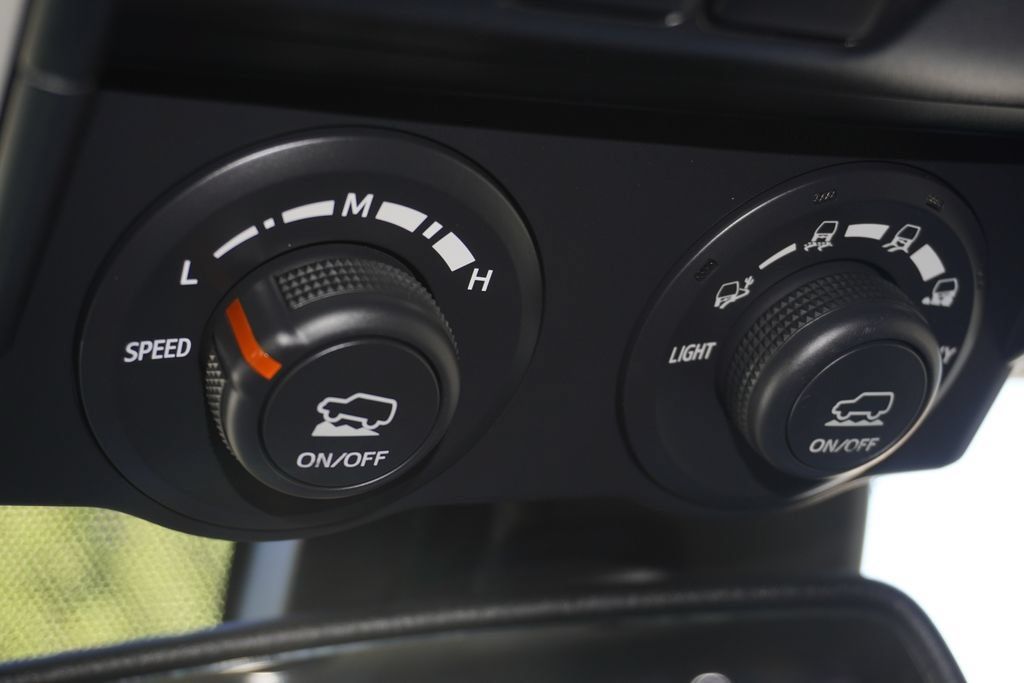 Used 2023 Toyota 4Runner TRD Off-Road Premium w/ Off Road Premium Plus Package AWD/4WD image 37