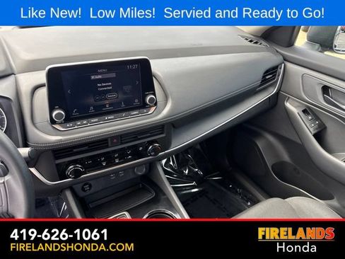 Used 2025 Nissan Rogue S FWD image 19