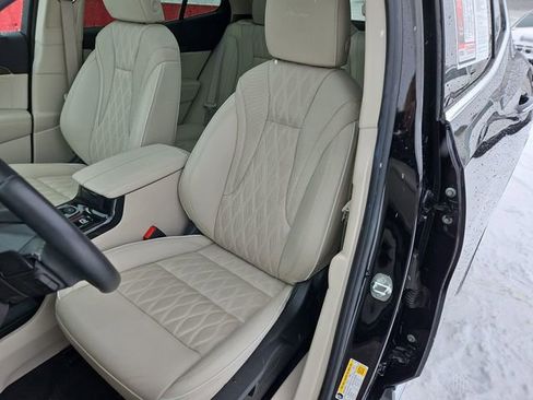 Used 2023 Buick Envision Avenir AWD/4WD image 37