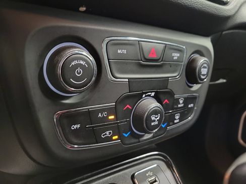 Used 2018 Jeep Compass Limited AWD/4WD image 20