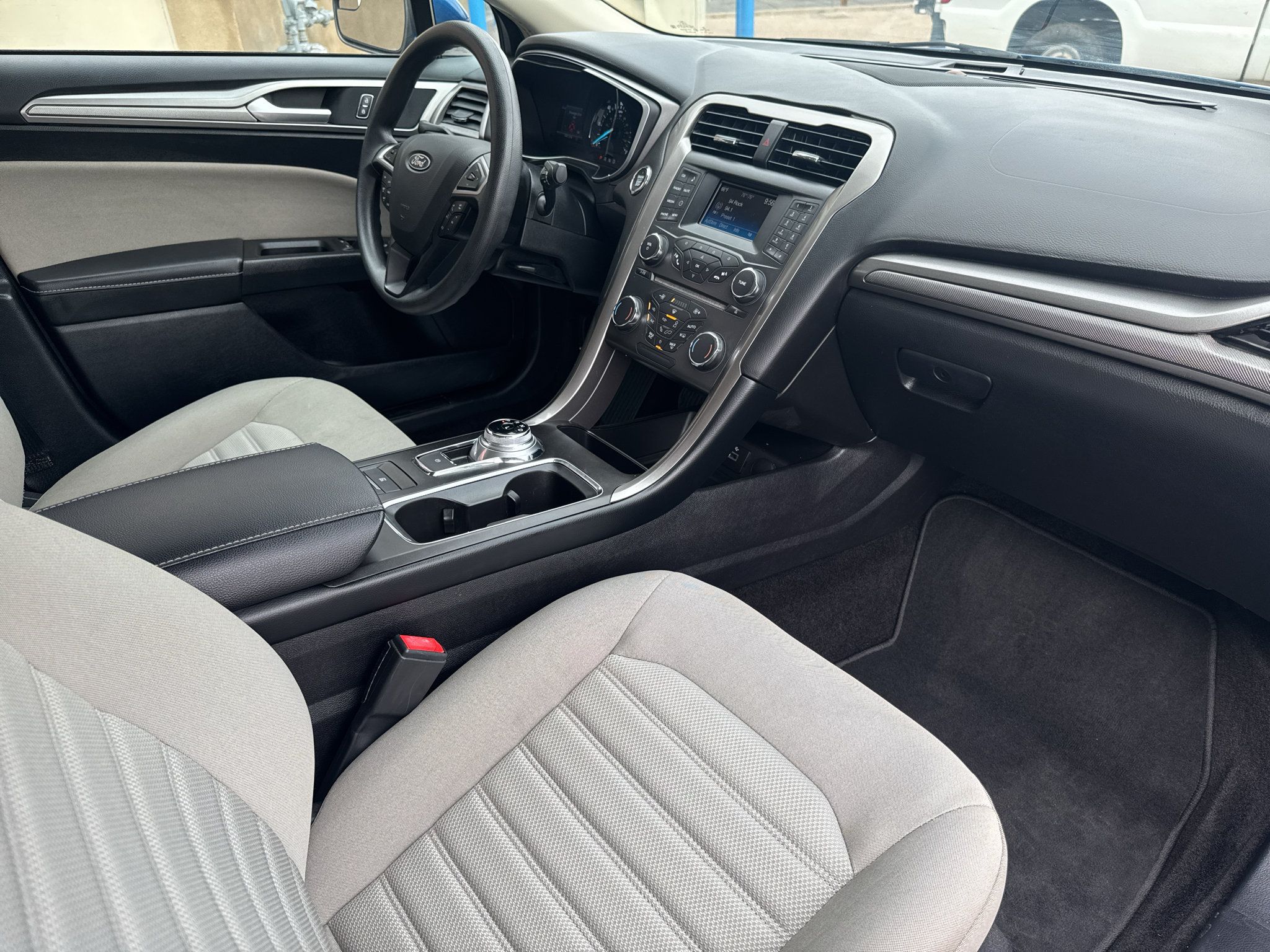 Used 2018 Ford Fusion S FWD image 35