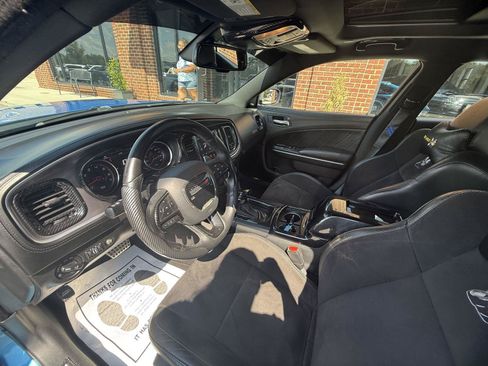 Used 2019 Dodge Charger Scat Pack w/ Dynamics Package RWD image 19