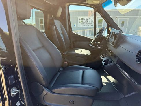 Used 2023 Mercedes-Benz Sprinter 3500 image 60