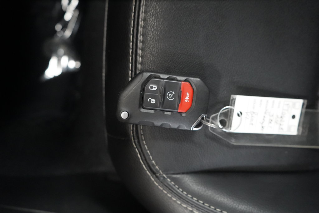 Used 2022 Jeep Wrangler Unlimited Sahara AWD/4WD image 45