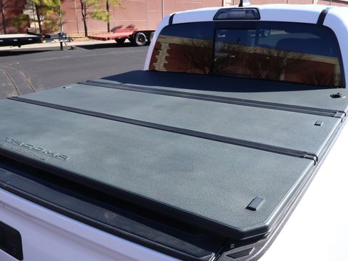 Used 2018 Toyota Tacoma Limited image 25