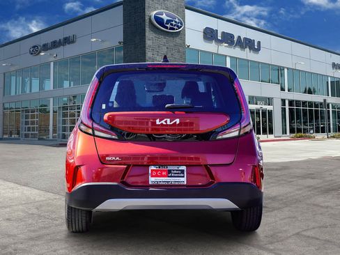 Used 2023 Kia Soul LX image 5