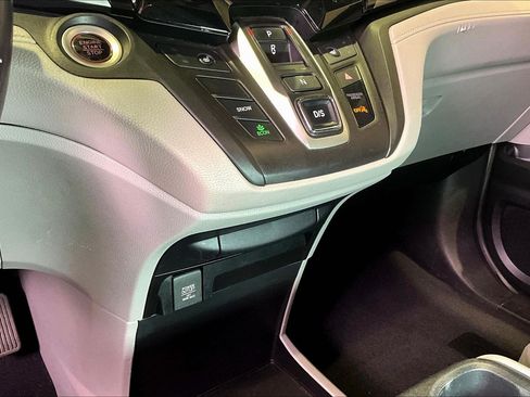 Used 2019 Honda Odyssey EX-L image 16