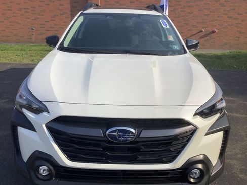 Certified 2025 Subaru Outback Premium image 2