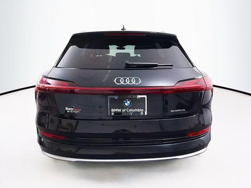 Used 2022 Audi e-tron Premium Plus image 6