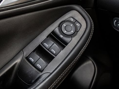 Used 2022 Buick Encore GX Essence w/ Experience Buick Package image 33