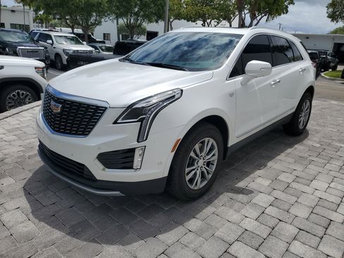 Used 2023 Cadillac XT5 Premium Luxury w/ Technology Package image 3