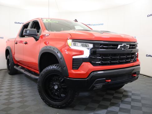 Used 2022 Chevrolet Silverado 1500 LT Trail Boss w/ Convenience Package II image 2