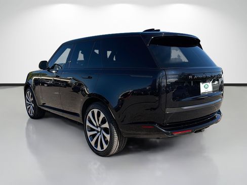 Used 2024 Land Rover Range Rover Autobiography image 3