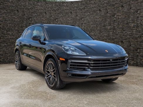 Used 2021 Porsche Cayenne AWD/4WD image 2